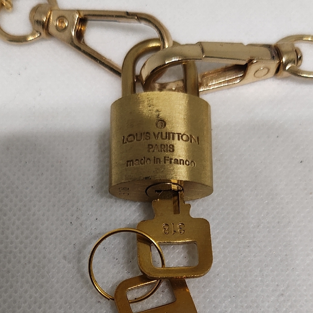 Classic Gold Chain Lock With 2 Keys Functional Holder - Picture 5 of 6